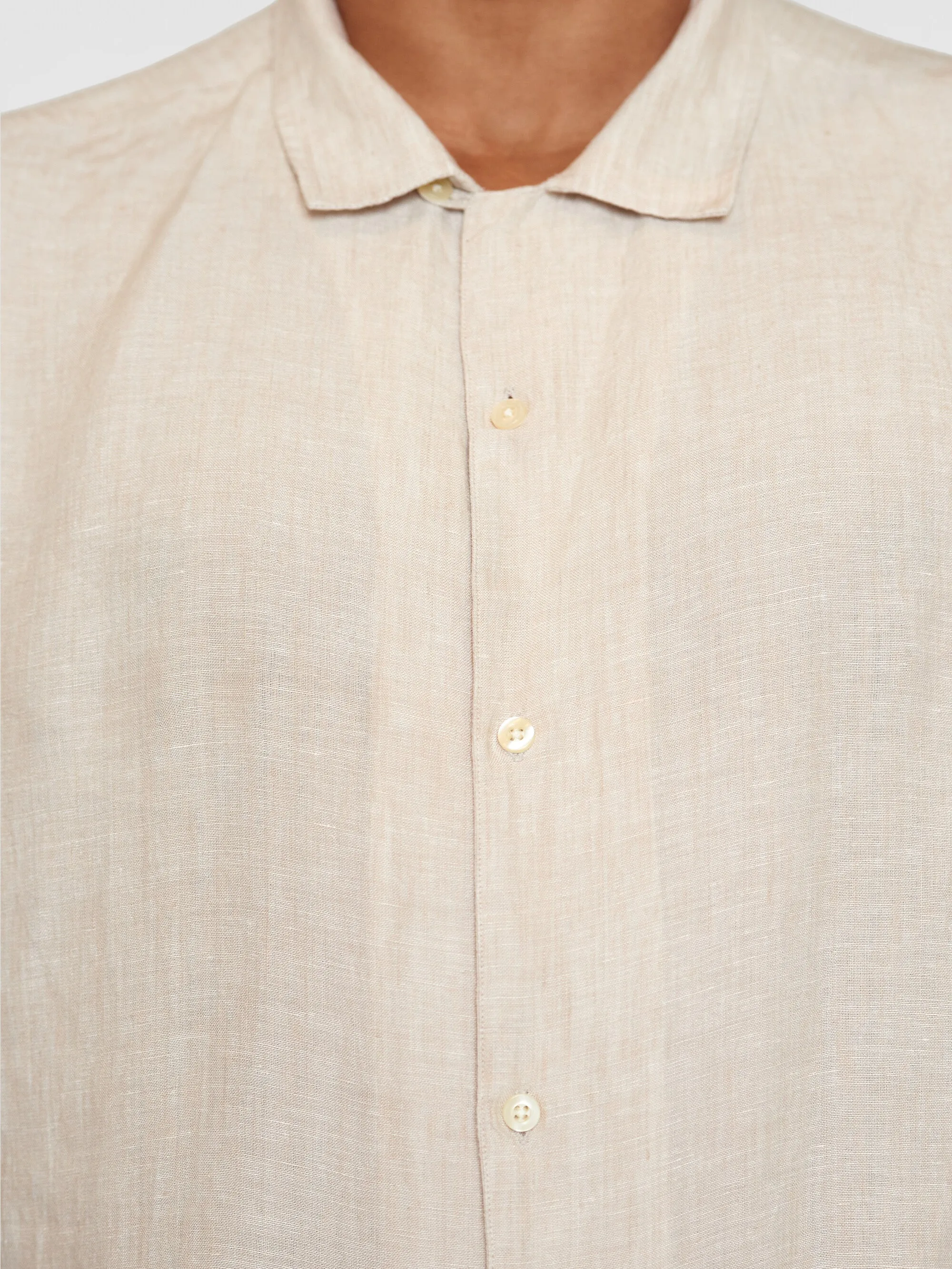 Box fit short sleeved linen shirt - Yarndyed - Light feather gray