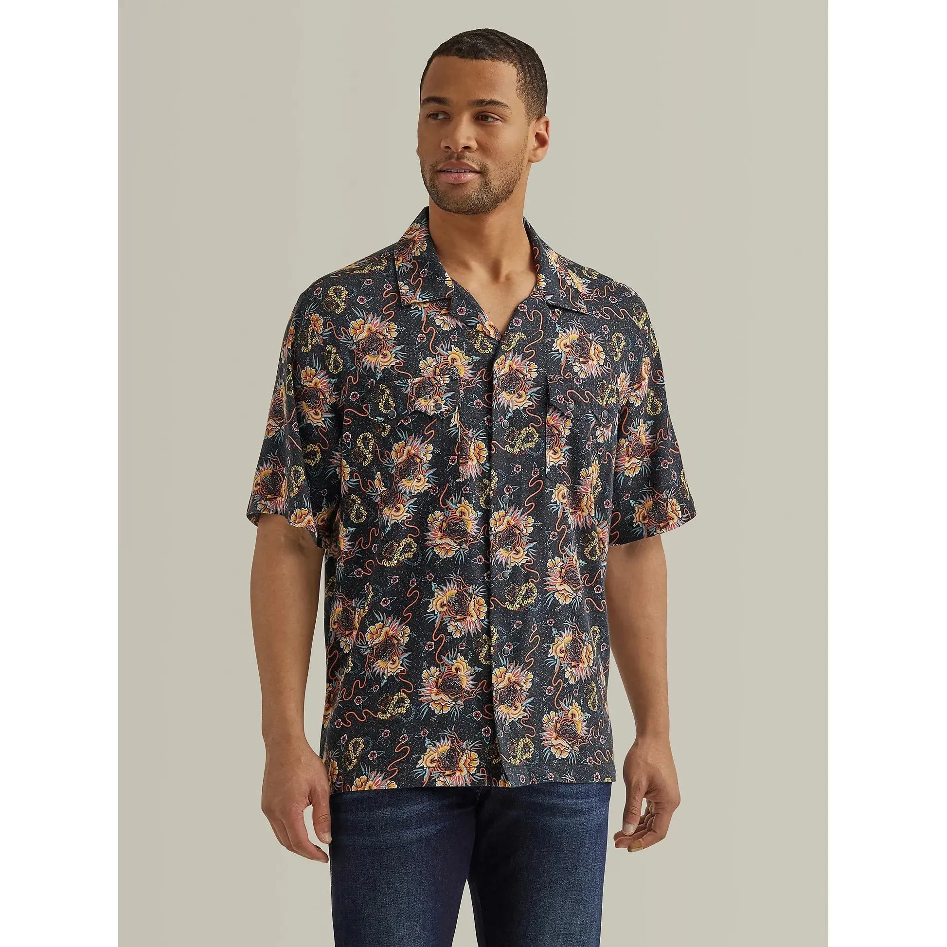 MEN'S WRANGLER® COCONUT COWBOY SNAP FRONT CAMP SHIRT IN BULL FLORAL