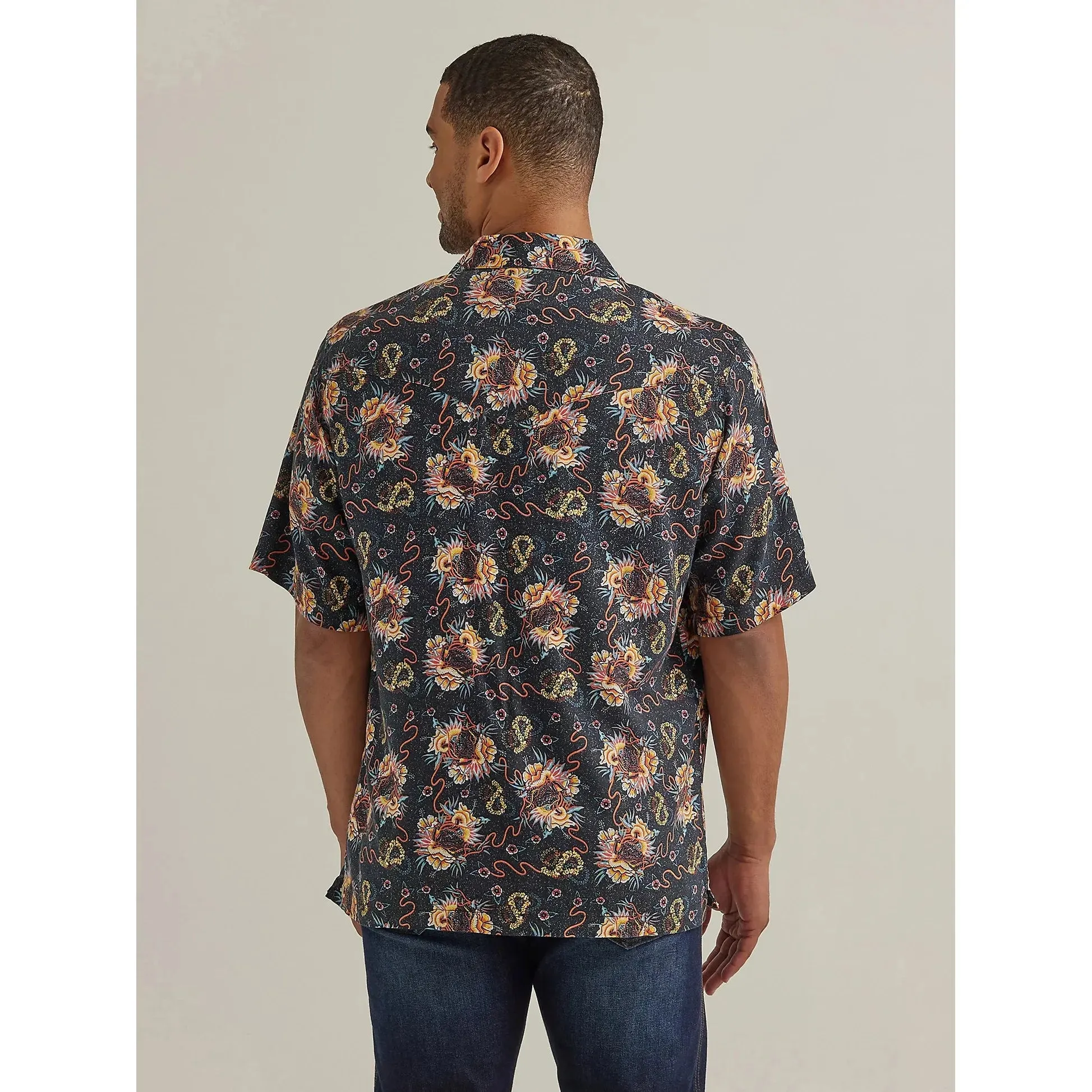 MEN'S WRANGLER® COCONUT COWBOY SNAP FRONT CAMP SHIRT IN BULL FLORAL